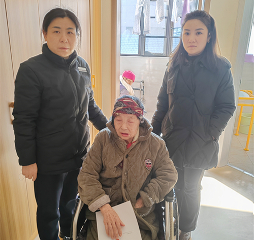 20250211-石首农商银行：新春服务不打烊 适老服务显担当.jpg